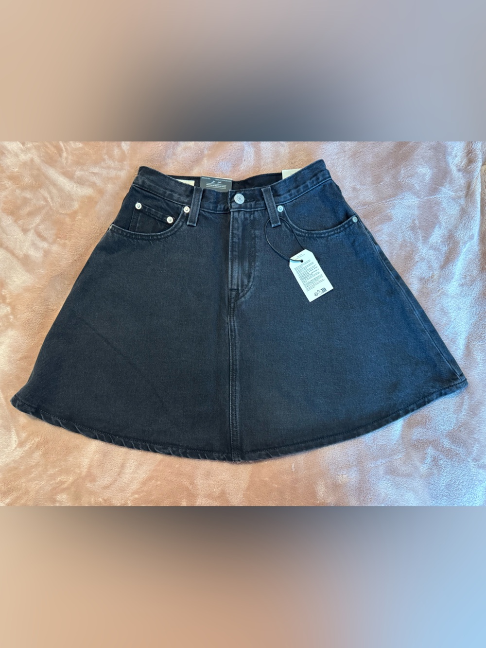 NWT Levi’s Levi Strauss 100% Cotton Denim Miniskirt, Washed Black, Size 25